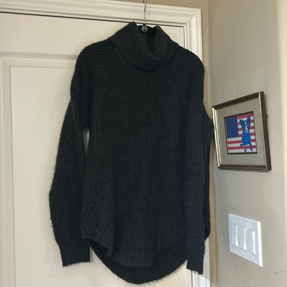 Kuhl cowl/turtleneck sweater